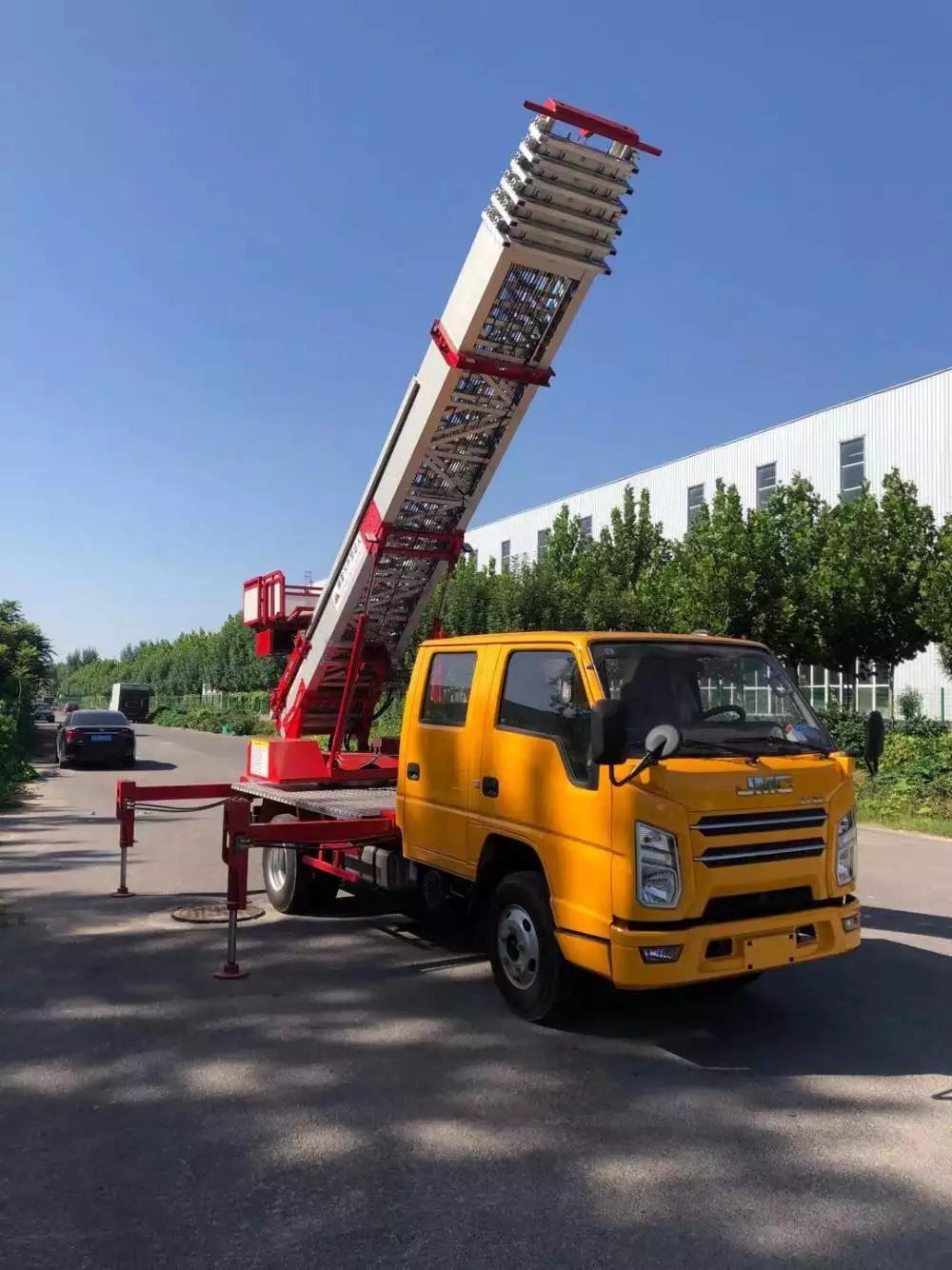 巴东附近的云梯车出租服务：轻松解决高空作业需求